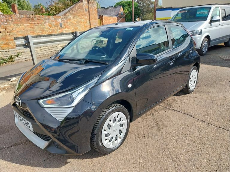 Toyota Aygo Vvt-i X-play Tss Black #4