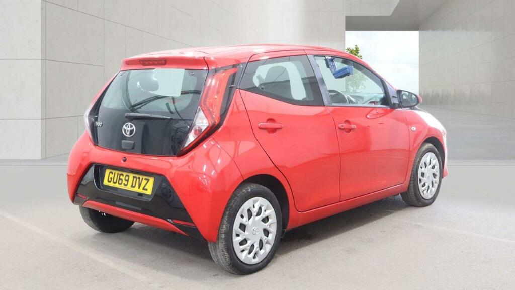 Toyota Aygo X X-play GU69DVZ Red #4