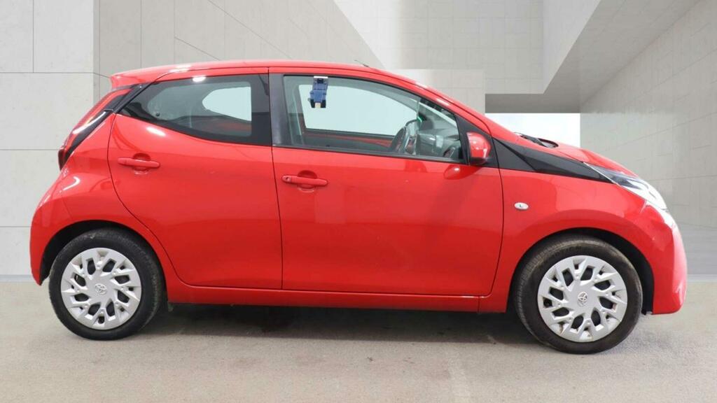 Toyota Aygo X X-play GU69DVZ Red #5