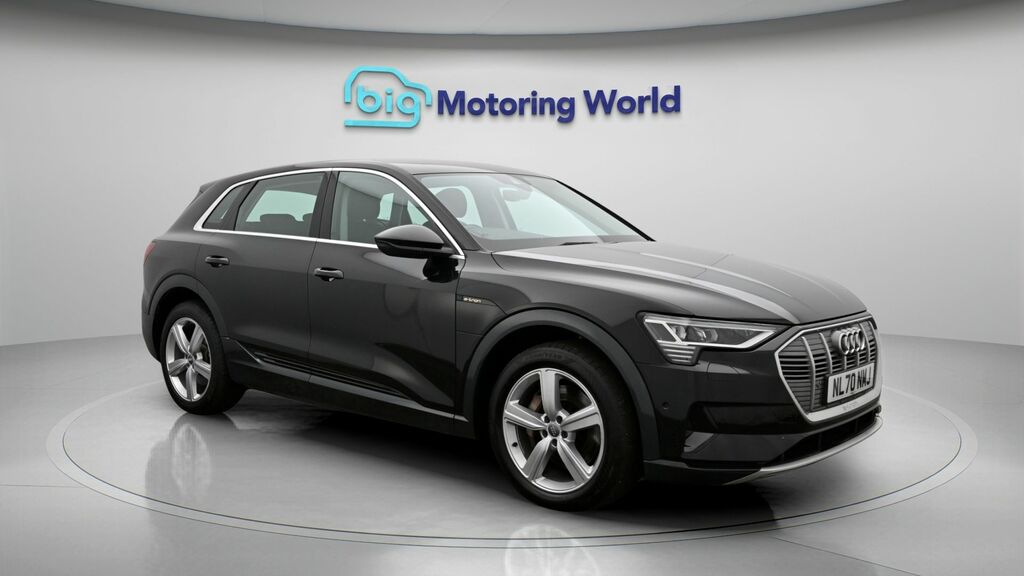 Audi E-tron Technik Black