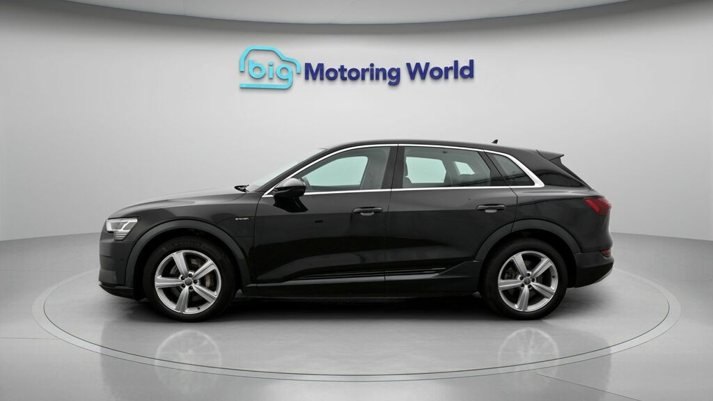 Audi E-tron Technik Black #4