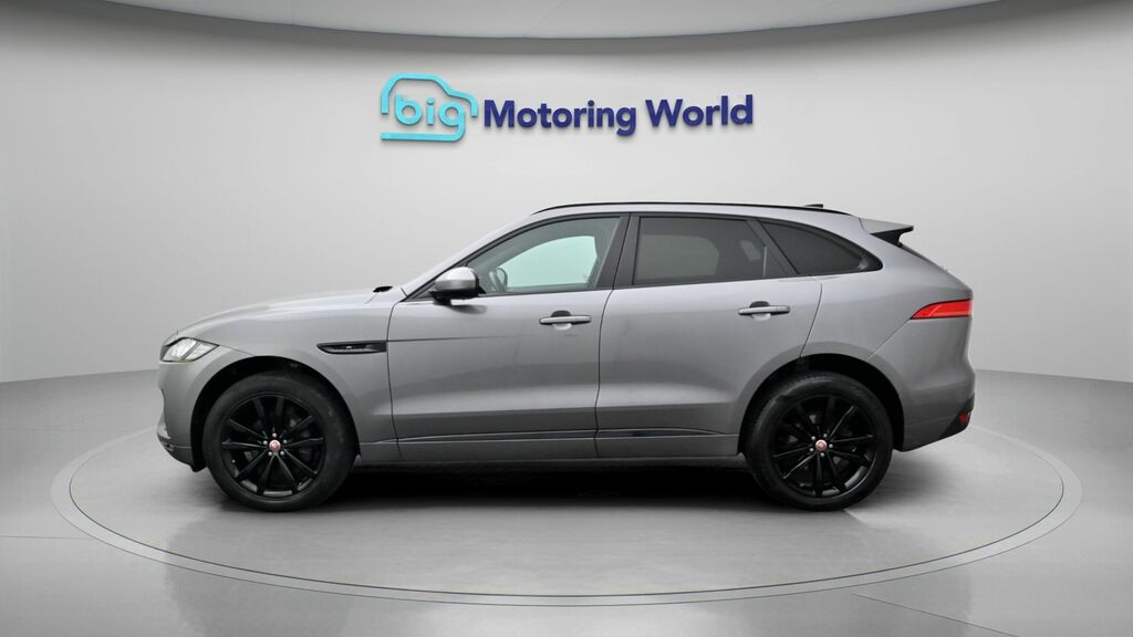 Jaguar F-Pace Chequered Flag OX19EFW Grey #4