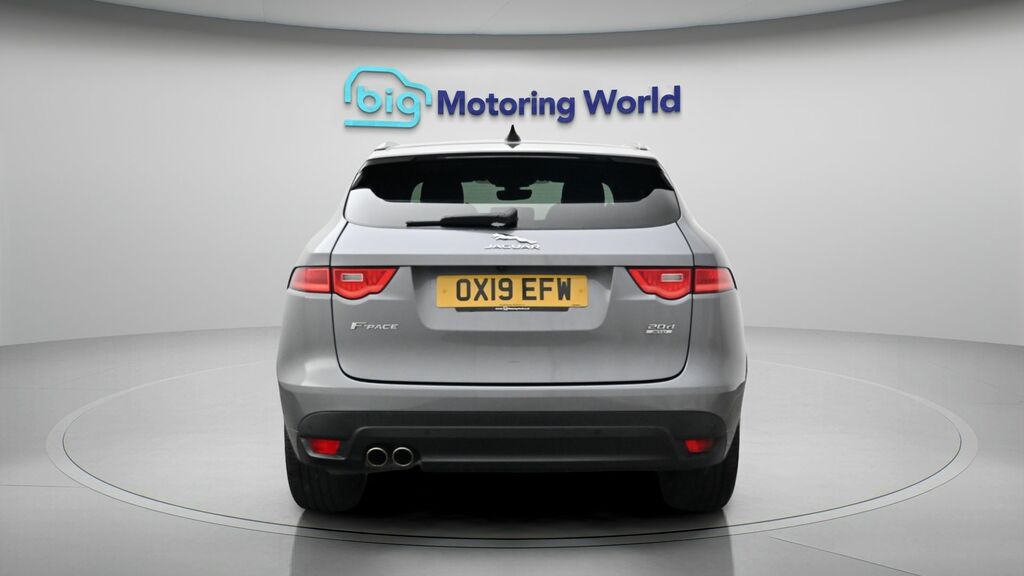 Jaguar F-Pace Chequered Flag OX19EFW Grey #6