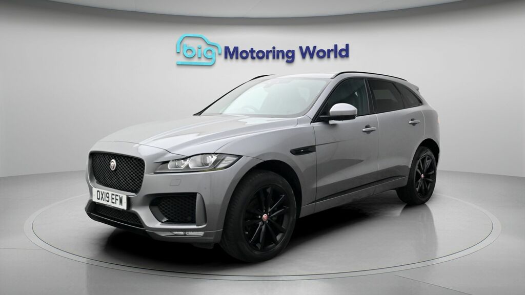 Jaguar F-Pace Chequered Flag OX19EFW Grey #3