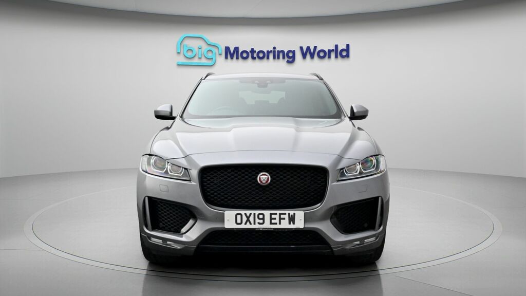 Jaguar F-Pace Chequered Flag OX19EFW Grey #2