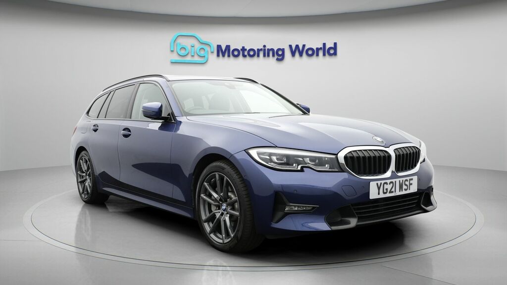 BMW 3 Series Sport Pro YG21WSF Blue