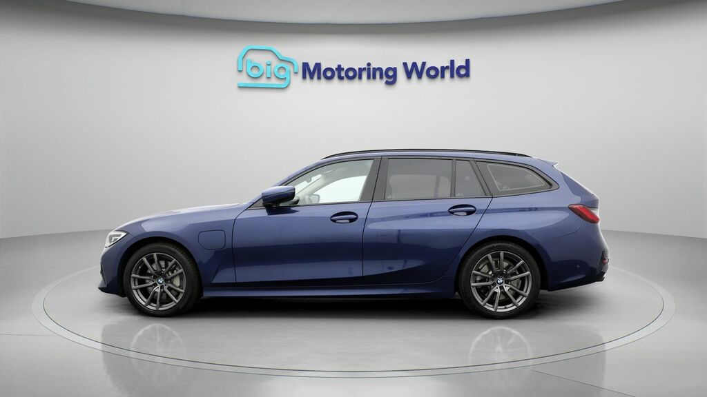 BMW 3 Series Sport Pro YG21WSF Blue #4