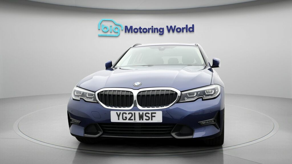 BMW 3 Series Sport Pro YG21WSF Blue #2