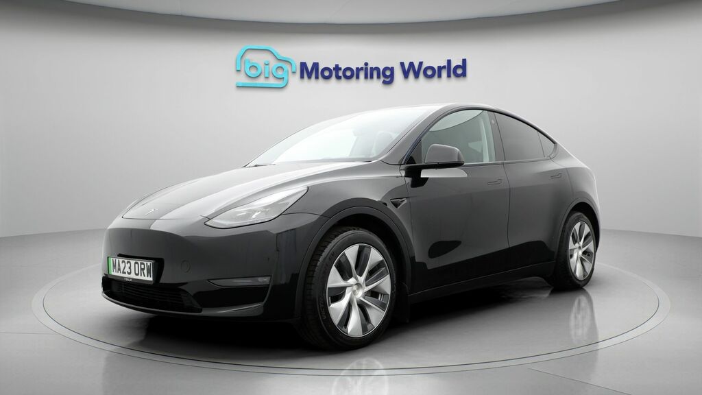 Tesla Model Y Long Range MA23ORW Black #3