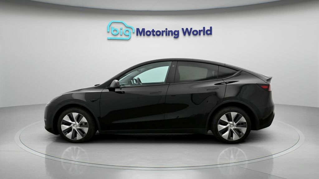 Tesla Model Y Long Range MV22NUE Black #4