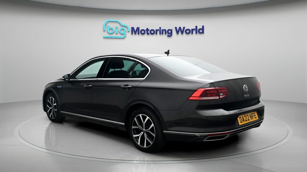 Volkswagen Passat Gte Grey #5