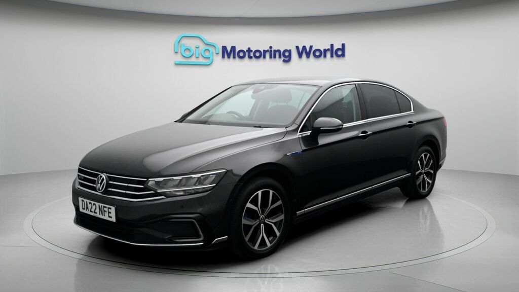 Volkswagen Passat Gte Grey #3