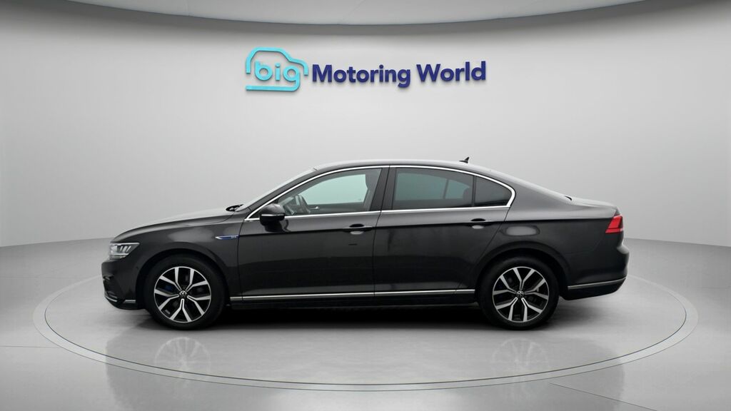 Volkswagen Passat Gte Grey #4