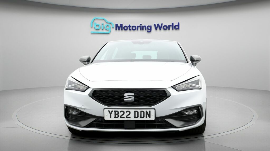 Seat Leon Fr Sport YB22DDN White #2