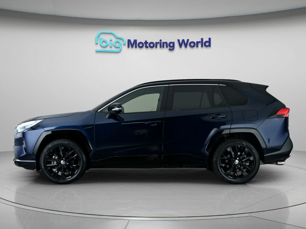 Toyota Rav 4 Dynamic Black #4