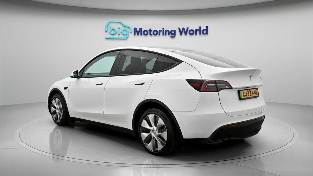 Tesla Model Y Long Range AJ22KWE White #5