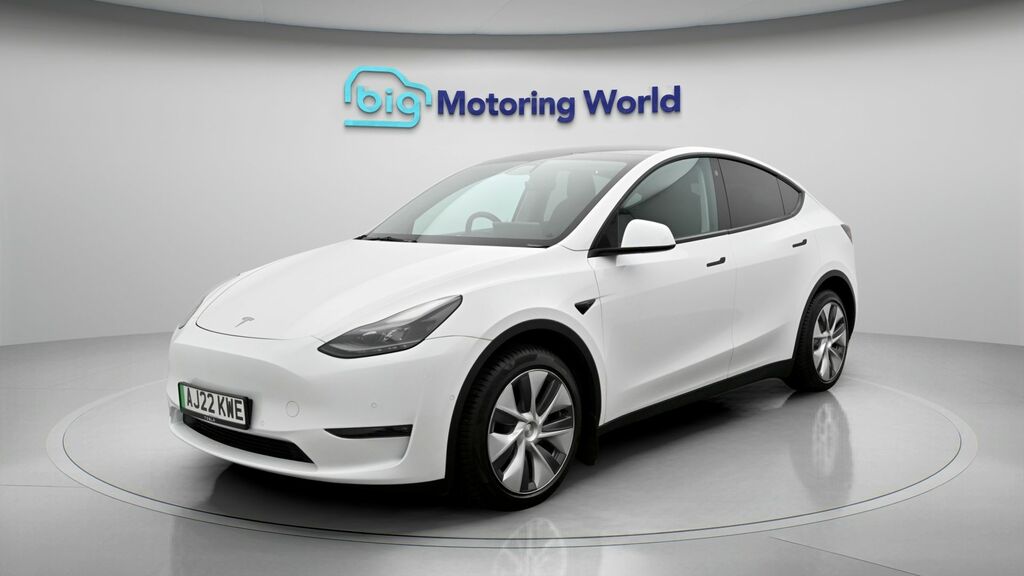 Tesla Model Y Long Range AJ22KWE White #3