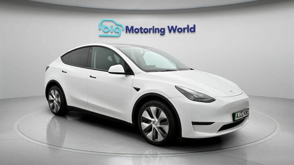 Tesla Model Y Long Range AJ22KWE White