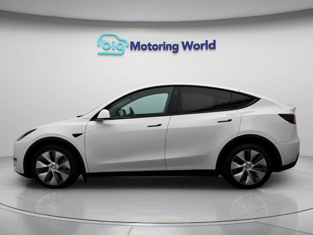 Tesla Model Y Long Range AJ22JVR White #4