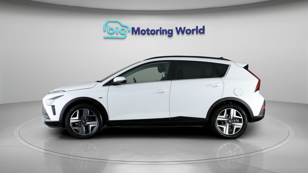 Hyundai Bayon Premium White #4