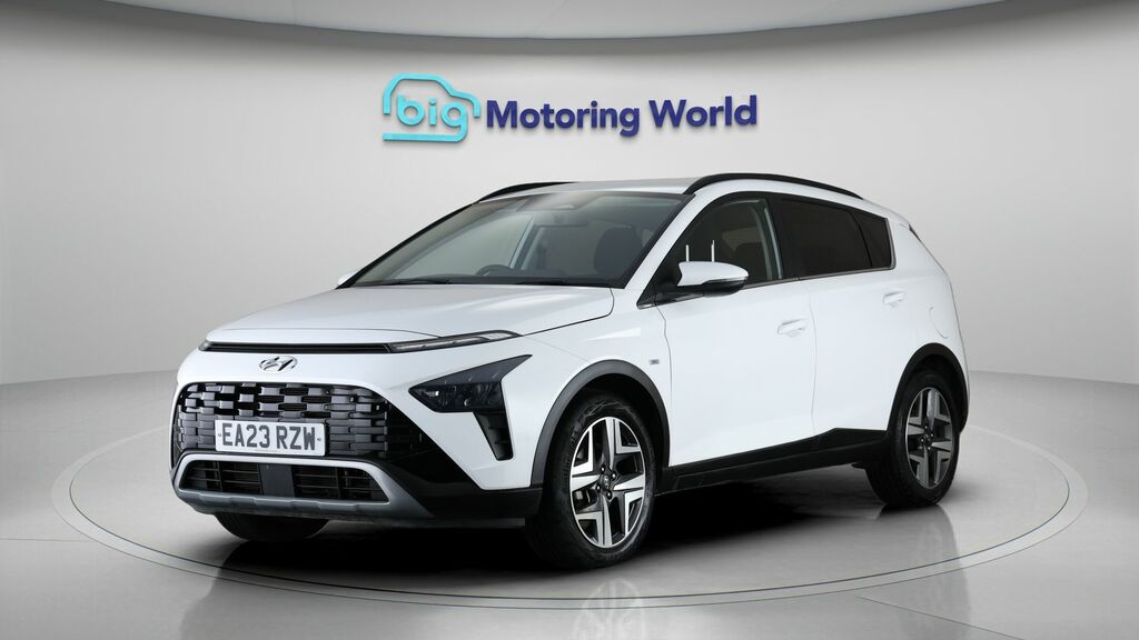 Hyundai Bayon Premium White #3