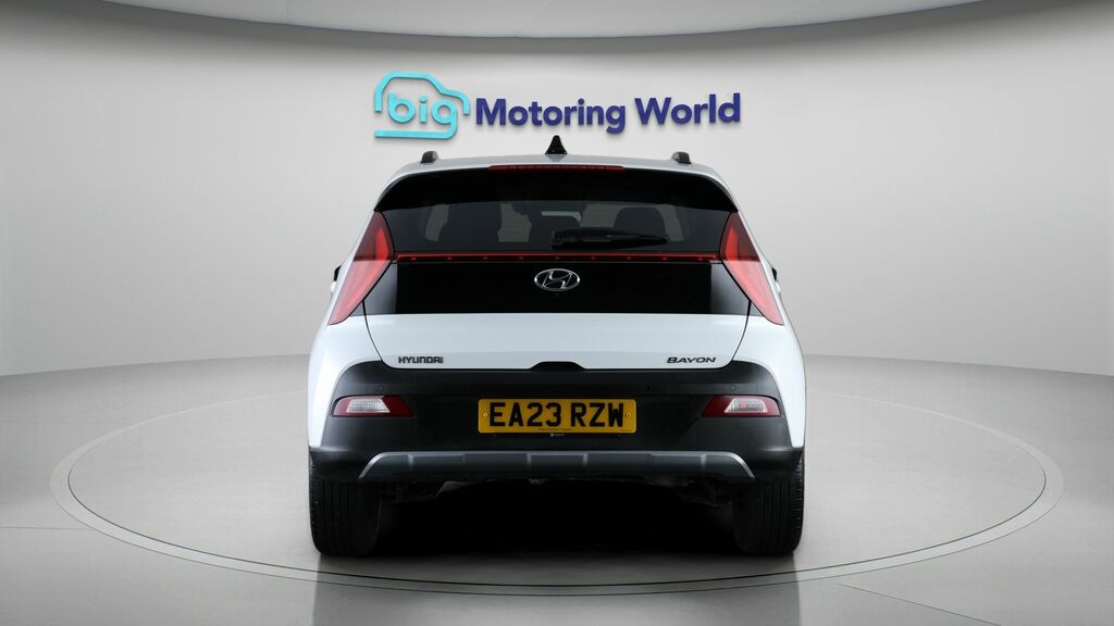 Hyundai Bayon Premium White #6