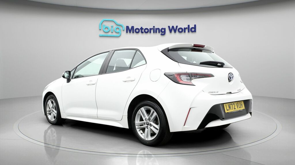 Toyota Corolla Icon LM72VUH White #5