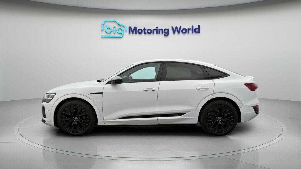 Audi Q8 e tron Black Edition LS23YCZ White #4