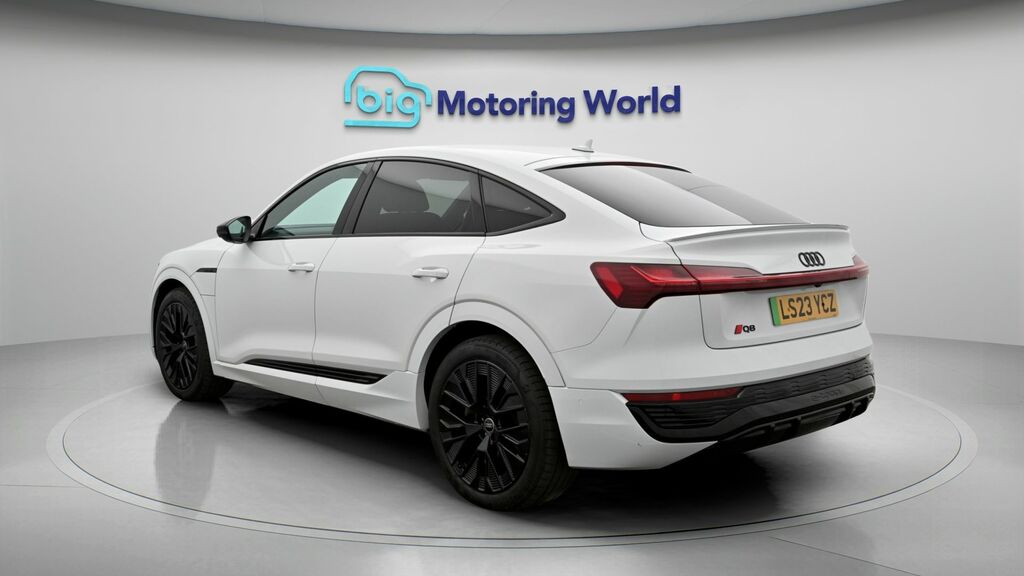 Audi Q8 e tron Black Edition LS23YCZ White #5