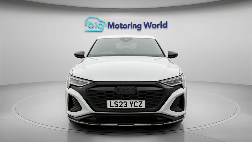 Audi Q8 e tron Black Edition LS23YCZ White #2