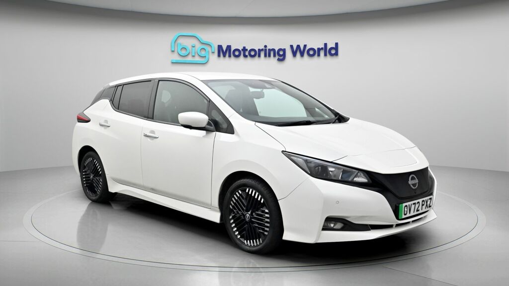 Nissan Leaf N-connecta OV72PXZ White