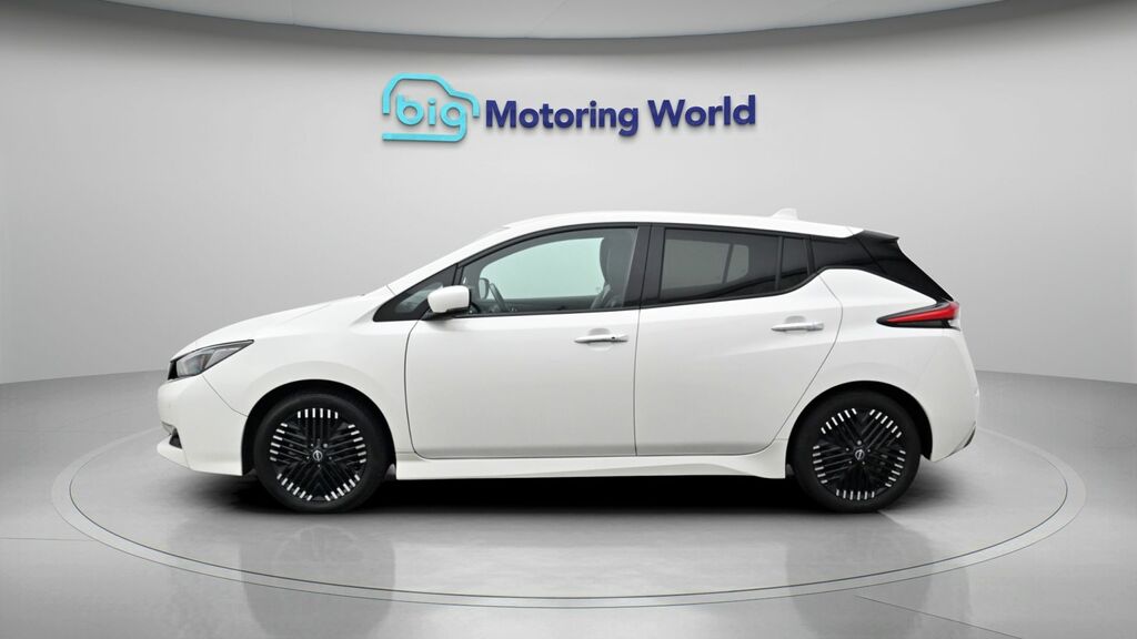 Nissan Leaf N-connecta OV72PXZ White #4