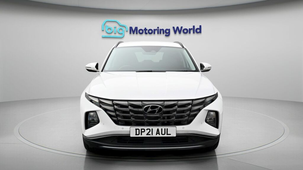 Hyundai Tucson Premium White #2