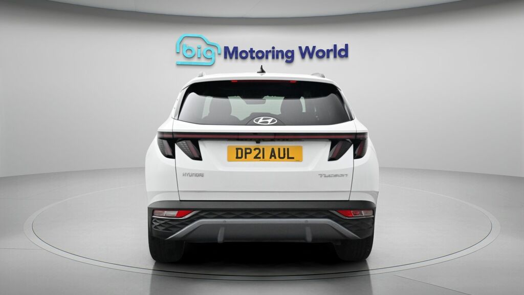 Hyundai Tucson Premium White #6