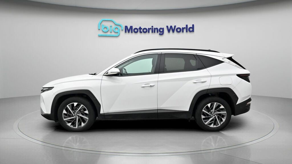 Hyundai Tucson Premium White #4