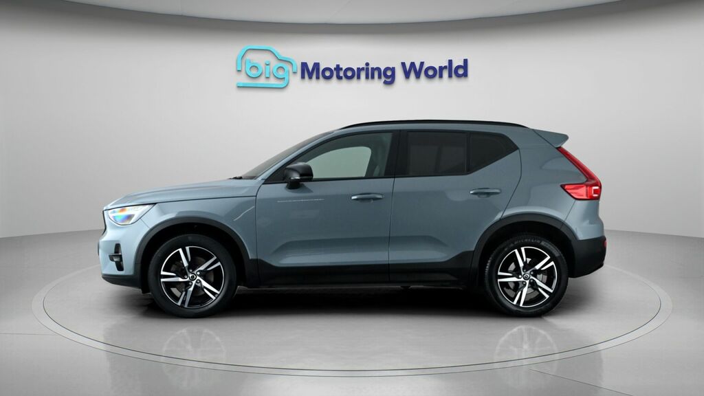Volvo XC40 Plus Dark YN22NDU Grey #4
