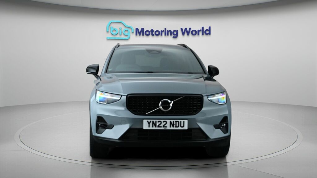Volvo XC40 Plus Dark YN22NDU Grey #2