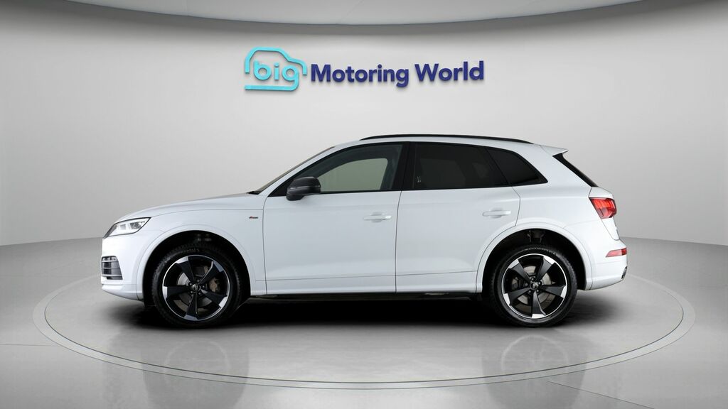 Audi Q5 Black Edition DA20VJM White #4