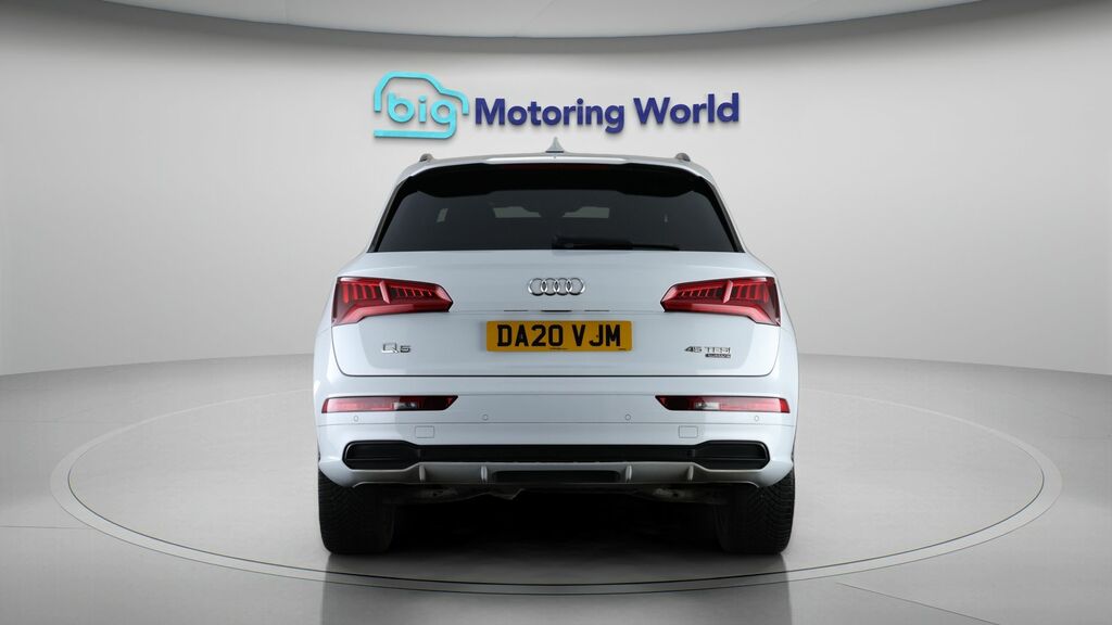 Audi Q5 Black Edition DA20VJM White #6