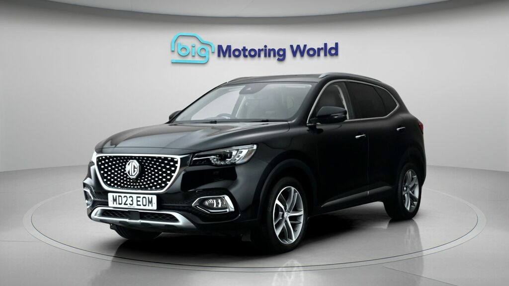 MG HS Exclusive Black #3
