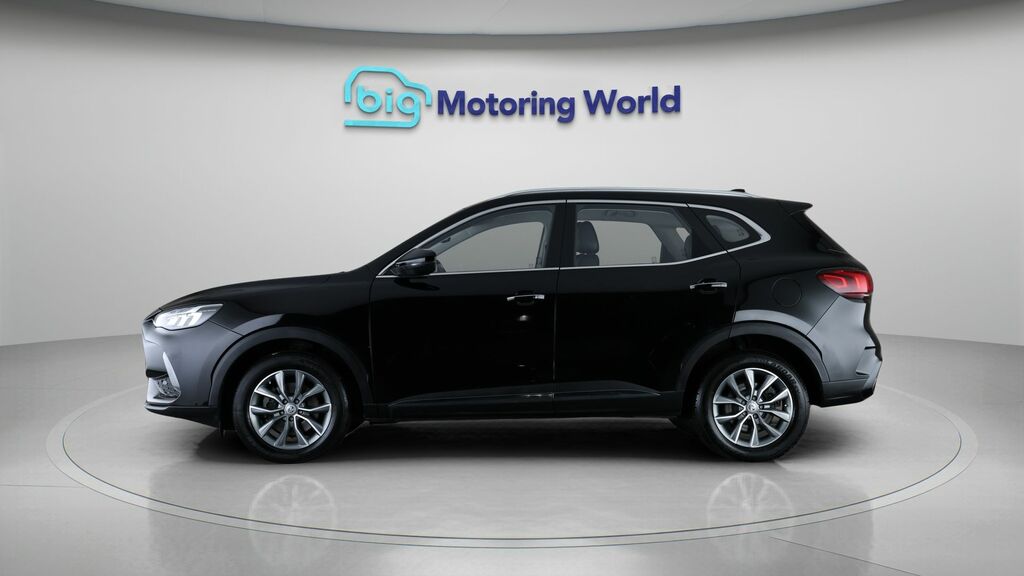 MG HS Se Black #4
