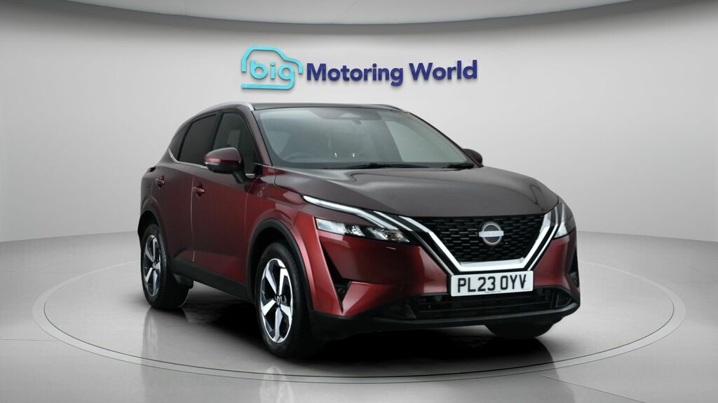 Nissan Qashqai N-connecta Red