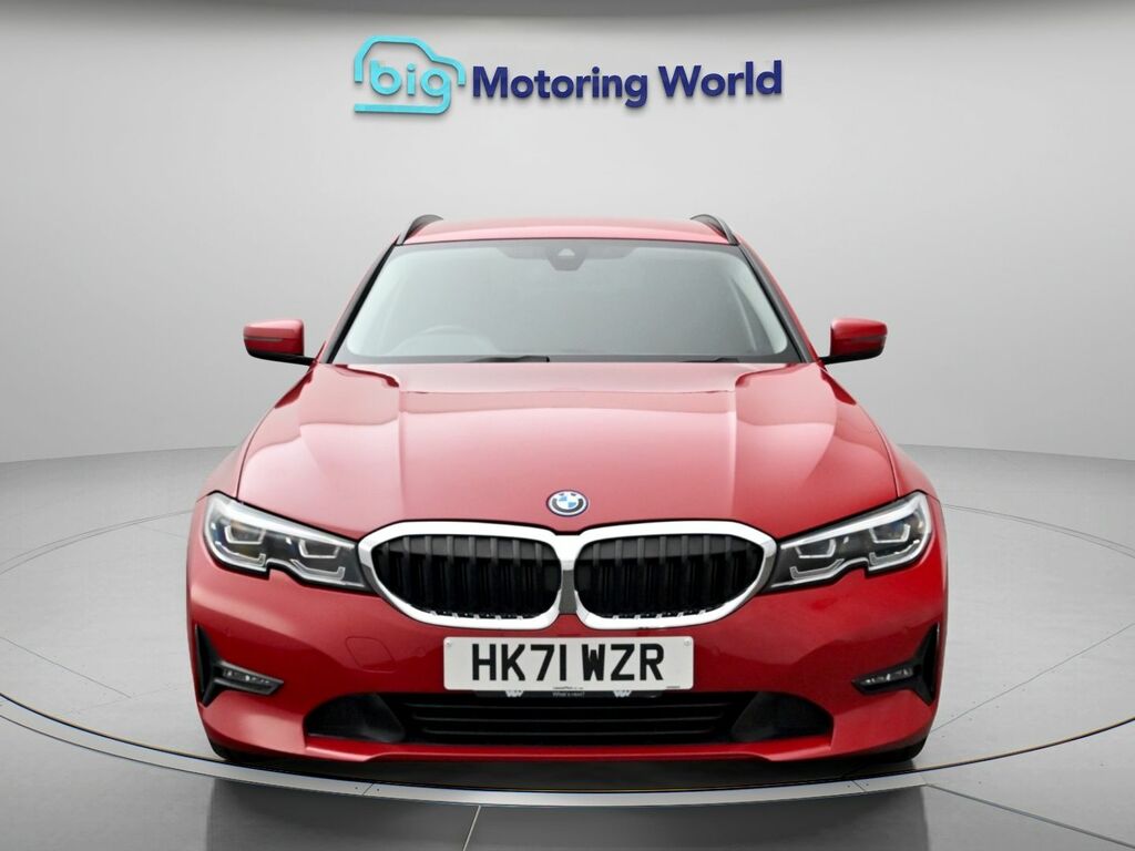 BMW 3 Series Se Pro HK71WZR Red #2