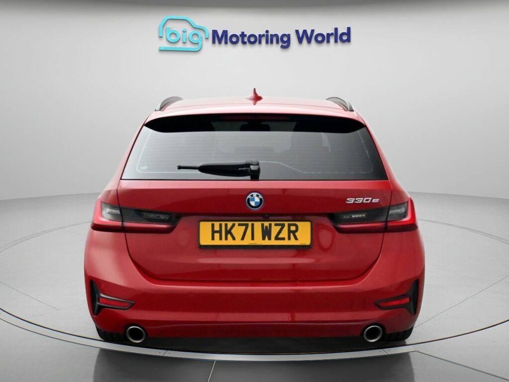 BMW 3 Series Se Pro HK71WZR Red #6