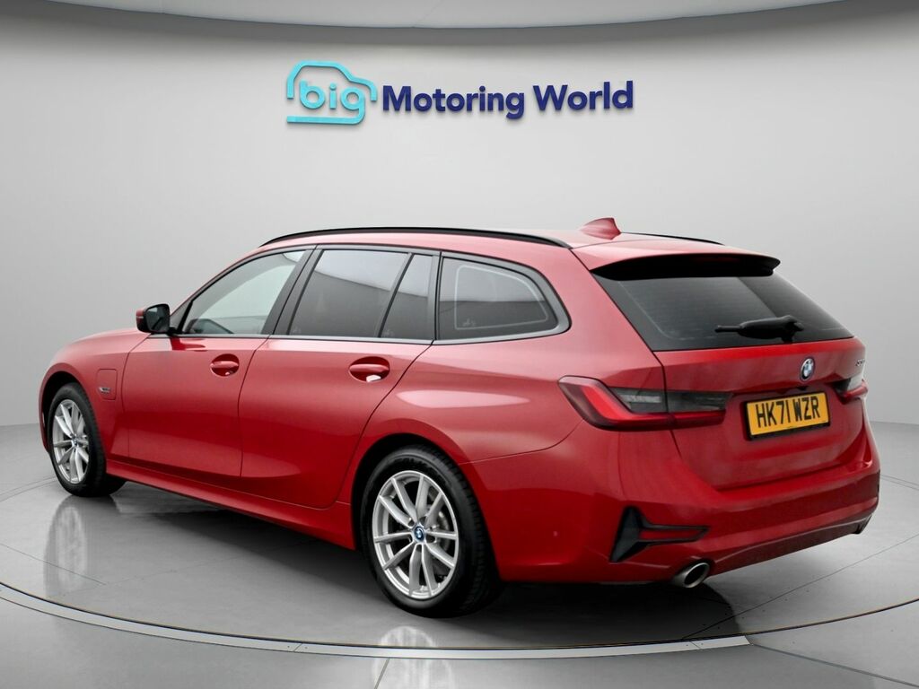 BMW 3 Series Se Pro HK71WZR Red #5