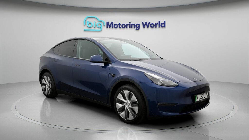 Tesla Model Y Long Range Blue