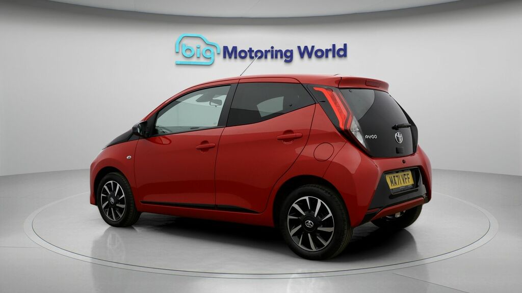 Toyota Aygo X X-trend Red #5