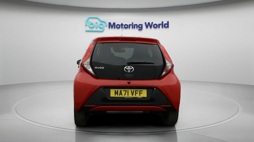 Toyota Aygo X X-trend Red #6
