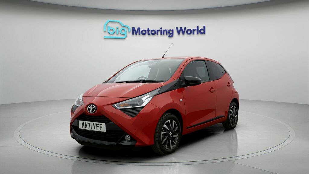 Toyota Aygo X X-trend Red #3