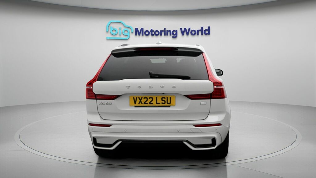 Volvo XC60 Plus White #6